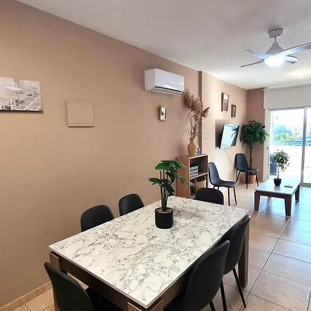5 Min Walk To Beach, Perfect Seaside Escape * Larnaca