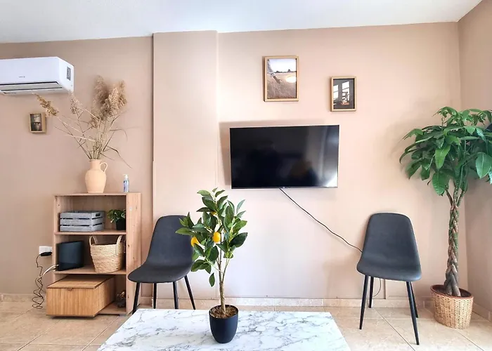 Apartament 5 Min Walk To Beach, Perfect Seaside Escape Larnaca