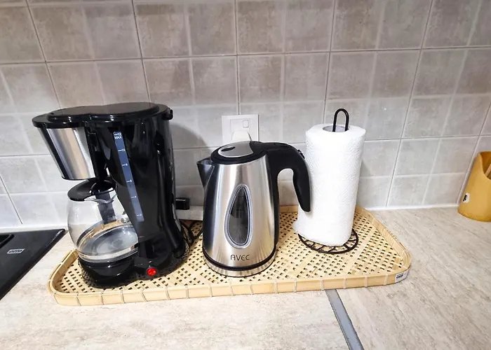 Apartament 5 Min Walk To Beach, Perfect Seaside Escape