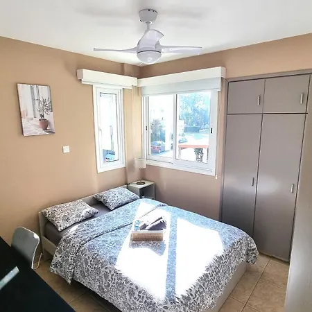 5 Min Walk To Beach, Perfect Seaside Escape Apartment *