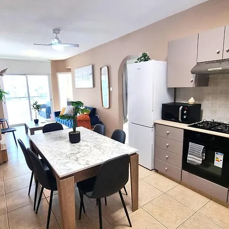 Apartment 5 Min Walk To Beach, Perfect Seaside Escape